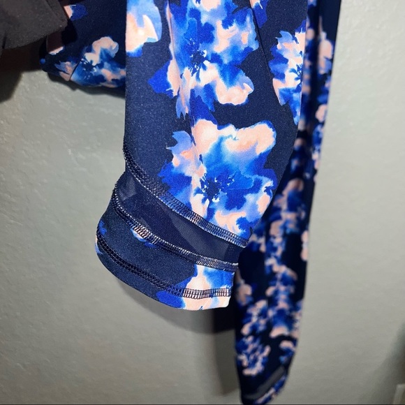 BNWOT Old Navy Active Go-Dry Flower Print Leggings/ Mesh detail - Picture 4 of 7